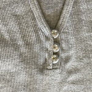 Cute Charlotte Tarantola Gray Ribbed Lightweight Top Size S